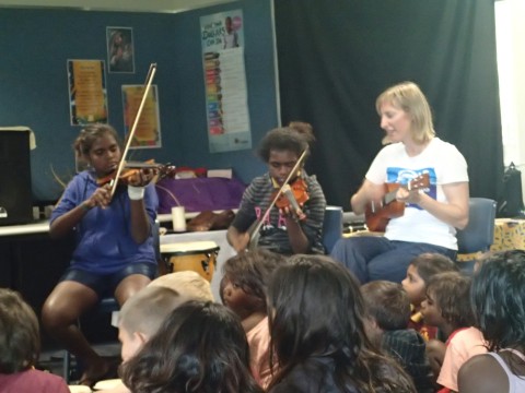 Gillian and violinists at Djarindjin-Lombadina school